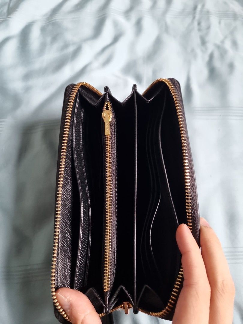 Coach accordion zip wallet Luxury Bags Wallets on Carousell
