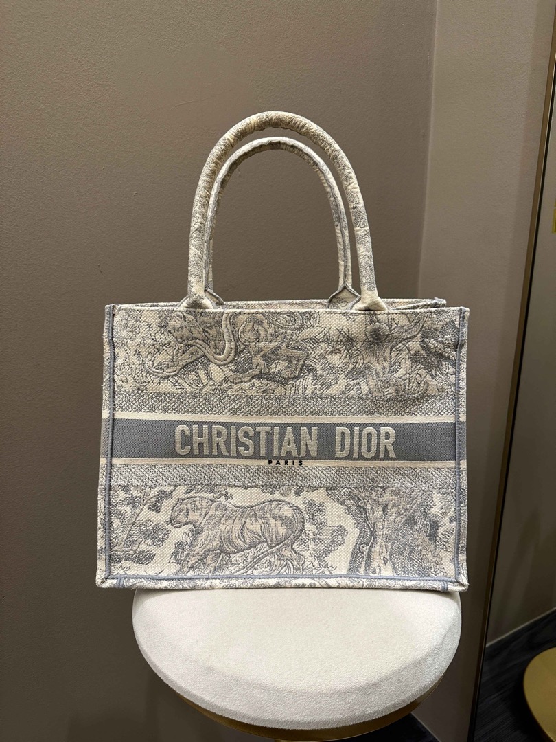 Large Dior Book Tote Ecru and Gray Toile de Jouy Embroidery (42 x 35 x 18.5  cm)
