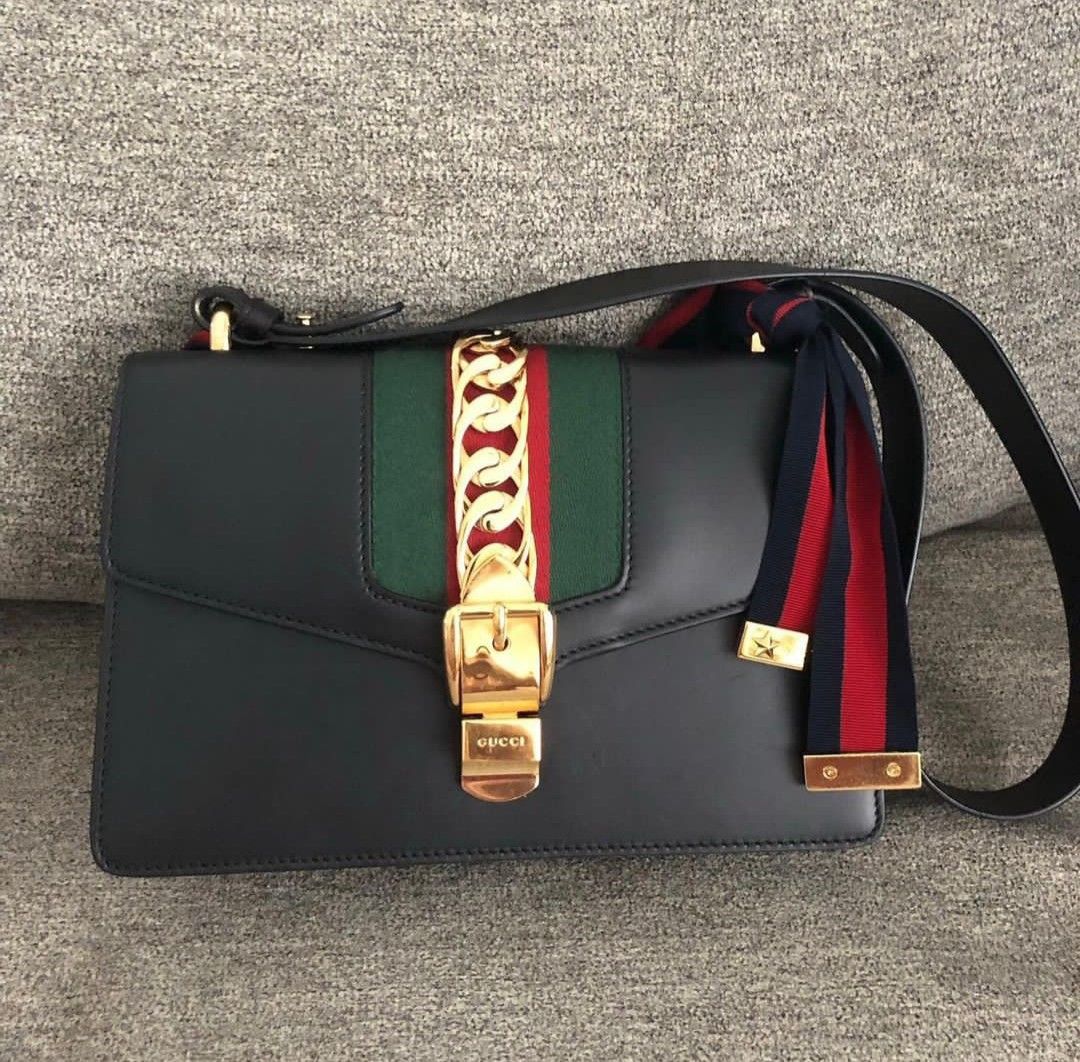Fast Sale Reprice Preloved Gucci Sylvie Medium Black With