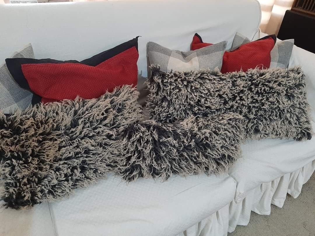 Faux fur pillows (Category: Bedding & Towels) located in Carmona. Submitted by tet414 (Listing ID 1211310835, Image 1). Description: customized faux fur throw pillows for sale. pm for orders. price starts from P250.00.