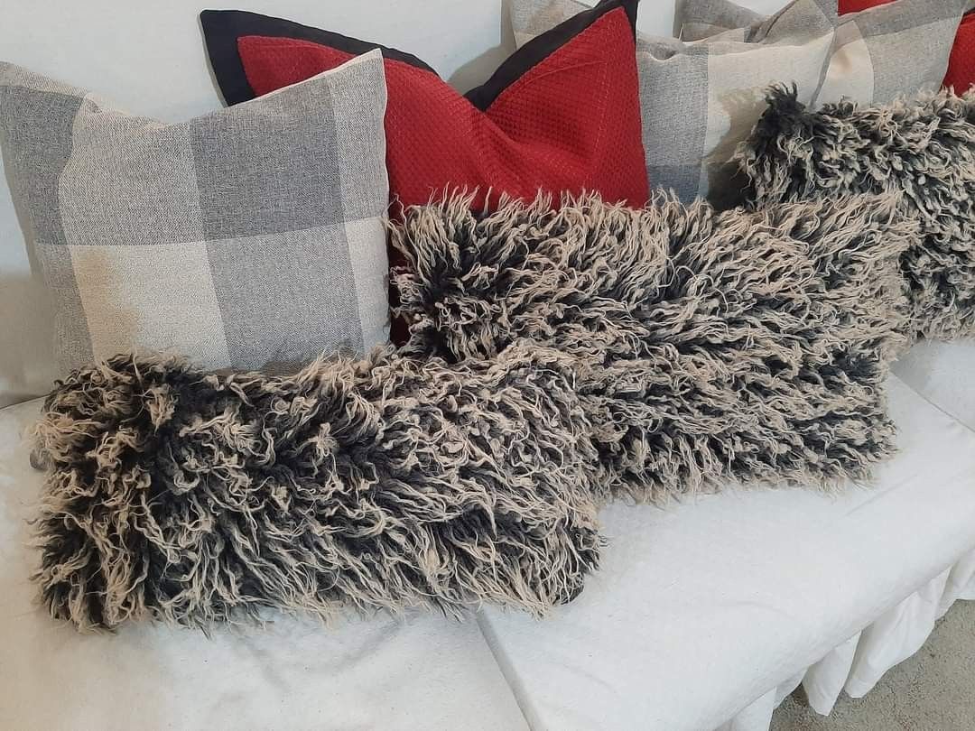 Faux fur pillows (Category: Bedding & Towels) located in Carmona. Submitted by tet414 (Listing ID 1211310835, Image 3). Description: customized faux fur throw pillows for sale. pm for orders. price starts from P250.00.