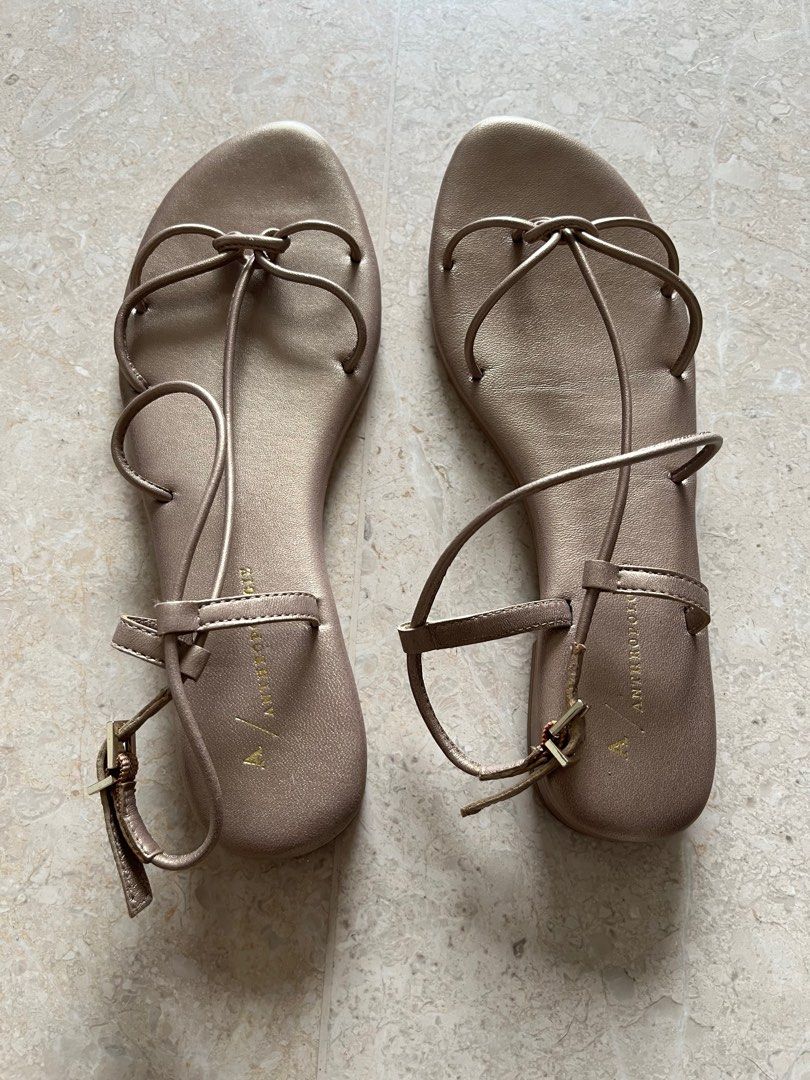 Champagne on sale flat sandals