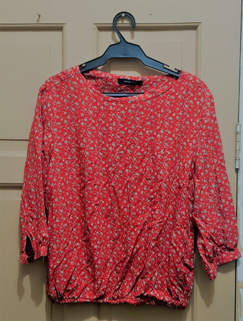 Floral Red Blouse (Category: Blouses) located in Manila. Submitted by wallanderp (Listing ID 1211341317, Image 1). Description: Floral red blouse, like new Size: small to medium Payment: Gcash or online banking (Unionbank, etc.) Shipping: LBC Express or Lalamove/Angkas/Borzo etc. *Buyer to shoulder shipping fee!.