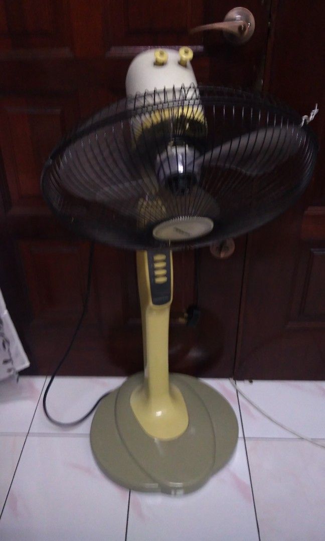 (FOR SPARE PARTS) stand fan, Furniture & Home Living, Lighting & Fans