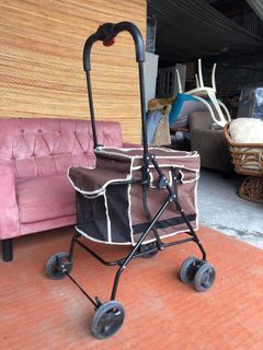 Friend land pet stroller by marukan
Foldable