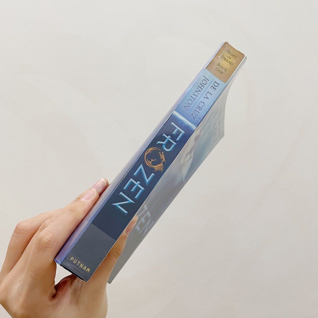 Frozen (Heart of Dread 1) by Melissa de la Cruz, Michael Johnston