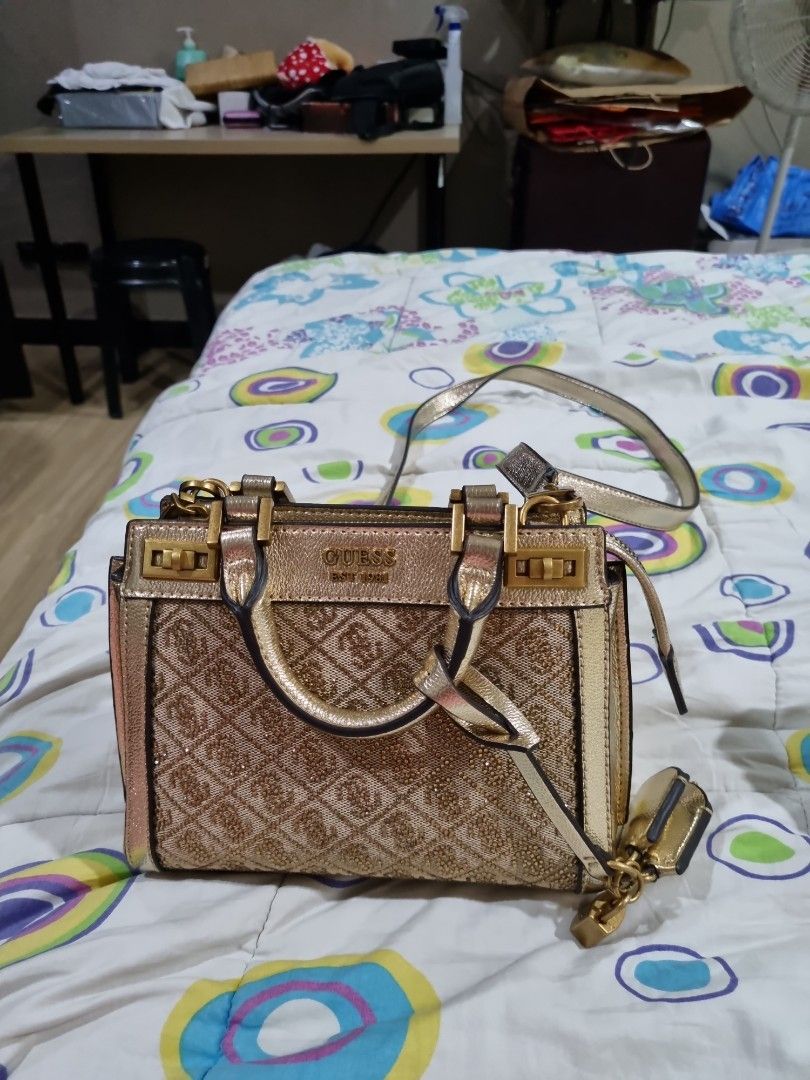 CLN KATHALIA SLING BAG, Women's Fashion, Bags & Wallets, Cross-body Bags on  Carousell