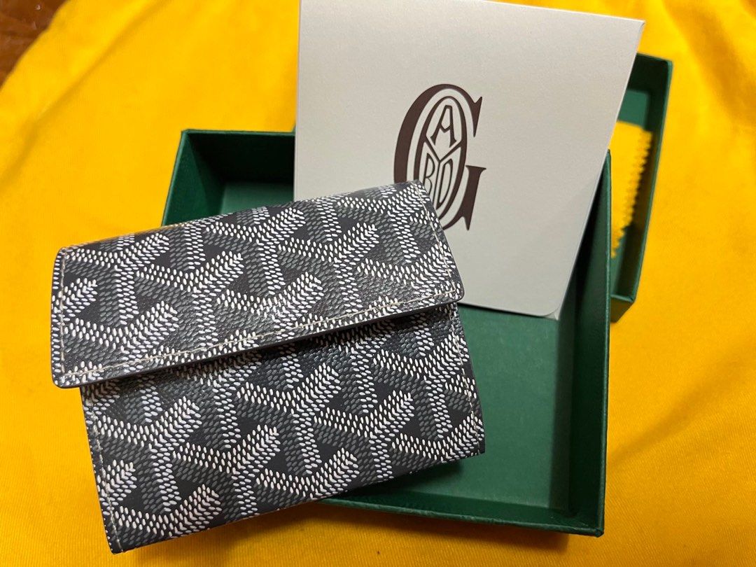 Goyard store change purse