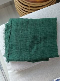 Green crinkled shawl