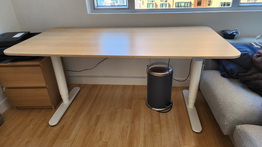 IKEA bekant height adjustable work study desk white/oak, 傢俬＆家居, 傢俬, 桌子
