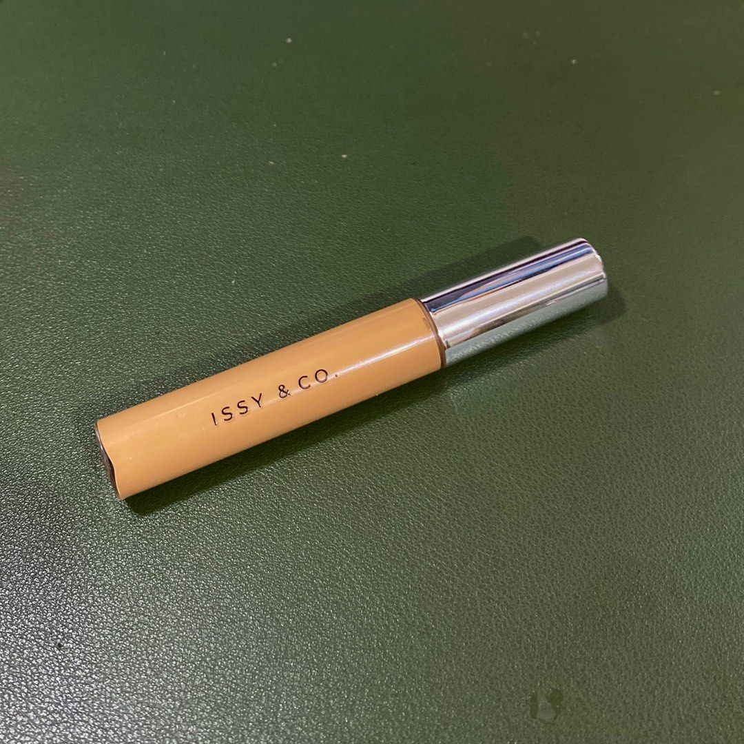 Issy & Co Concealer - NT4 (swatched only) (Category: Makeup) located in Pasig City. Submitted by binebentanitoni (Listing ID 1211279300, Image 1). Description: tried once lang only to find out that i bought the wrong shade. got confused with the new shade names. im a warmer/darker tan so this is a bit too light for me. DO4 or DW4 is my shade. bought this last december (supposedly for my trip) and also got even darker after the said vacation. get 