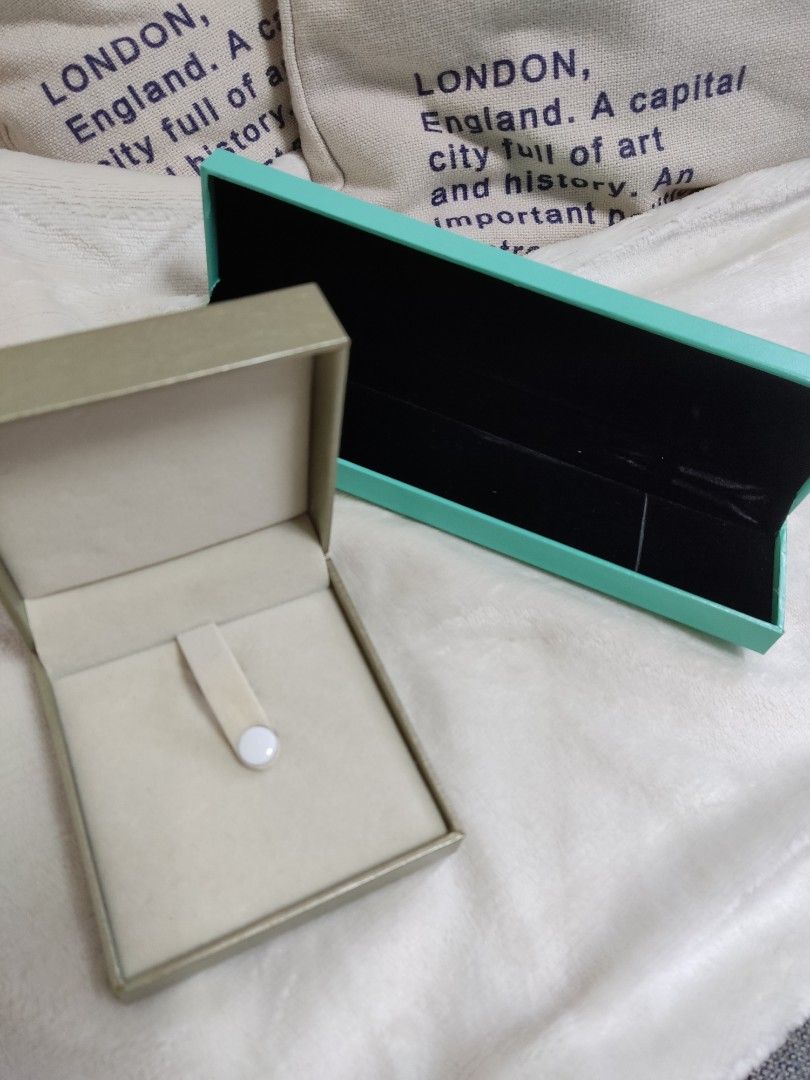 Watch gift hotsell boxes cheap
