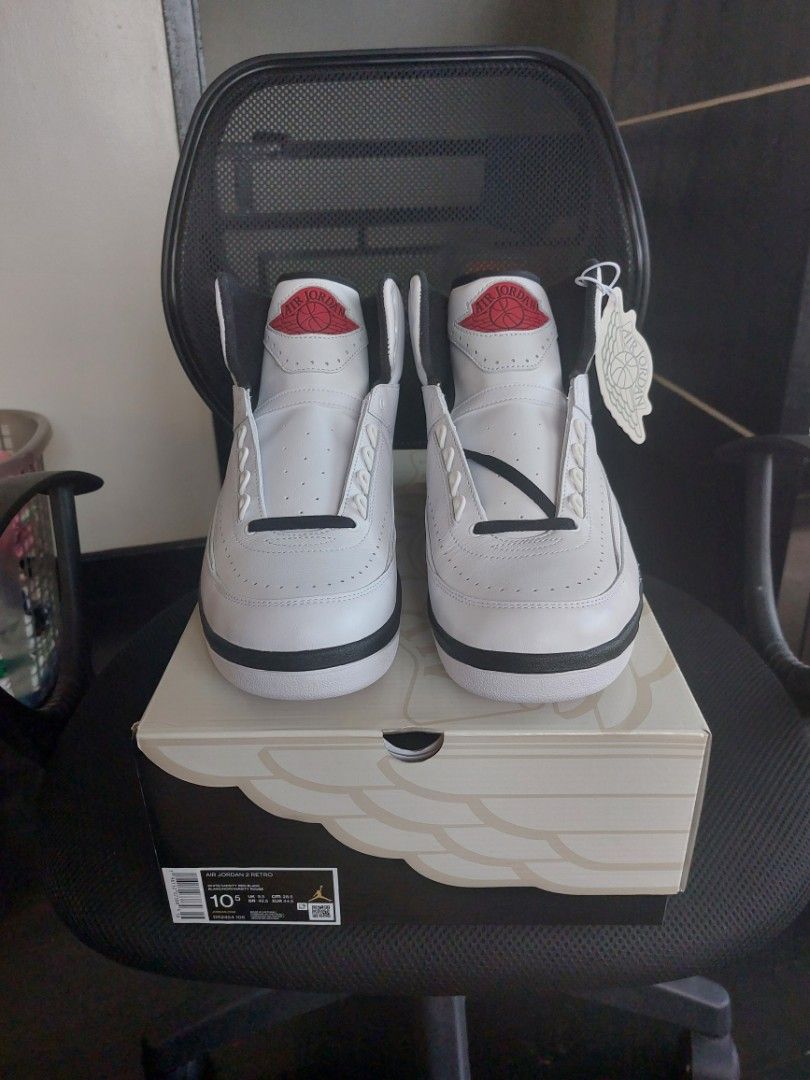 Jordan 2 Chicago (Category: Sneakers) located in Quezon City. Submitted by cisnarf (Listing ID 1211293176, Image 3). Description: Brand new, local release. Complete with receipt..