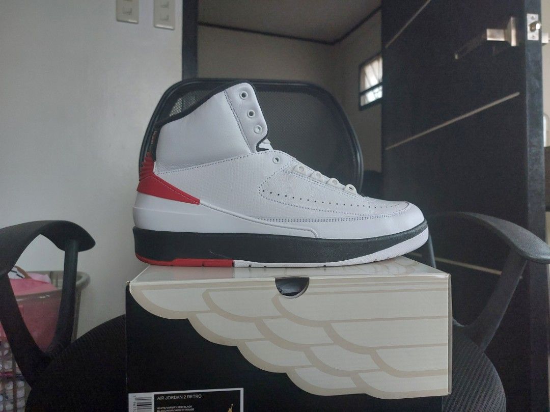 Jordan 2 Chicago (Category: Sneakers) located in Quezon City. Submitted by cisnarf (Listing ID 1211293176, Image 1). Description: Brand new, local release. Complete with receipt..