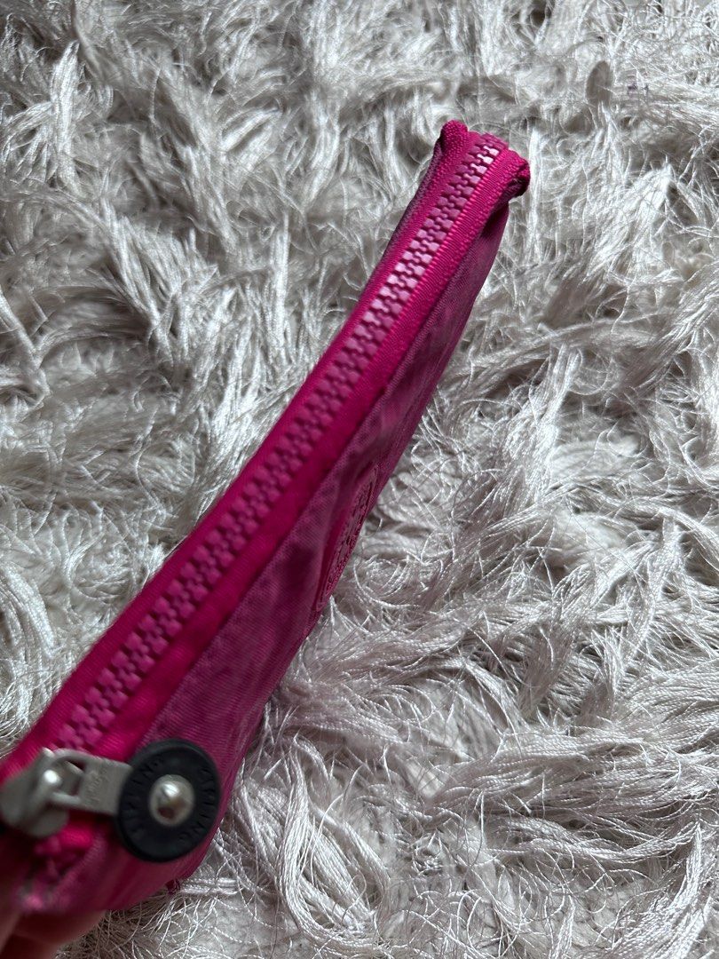 Kipling zipper cheap pull