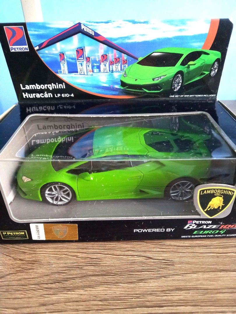 Lamborghini Huracan Green car at Php500. No meet ups, Hobbies & Toys