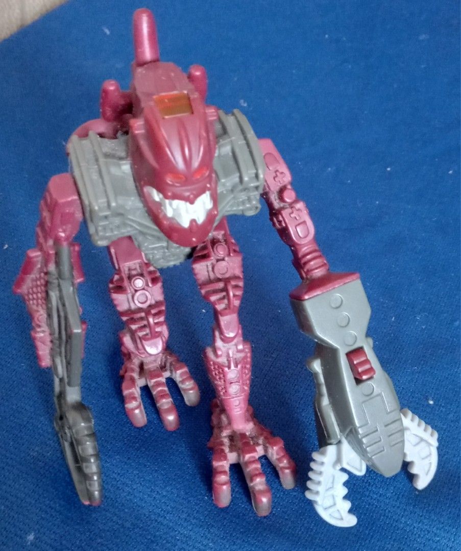 Lego Bionicle figure (Category: Lego & Building Sets) located in Apalit. Submitted by anyagirl13 (Listing ID 1211312507, Image 1). Description: Lego Bionicle figure. Selling "as is".