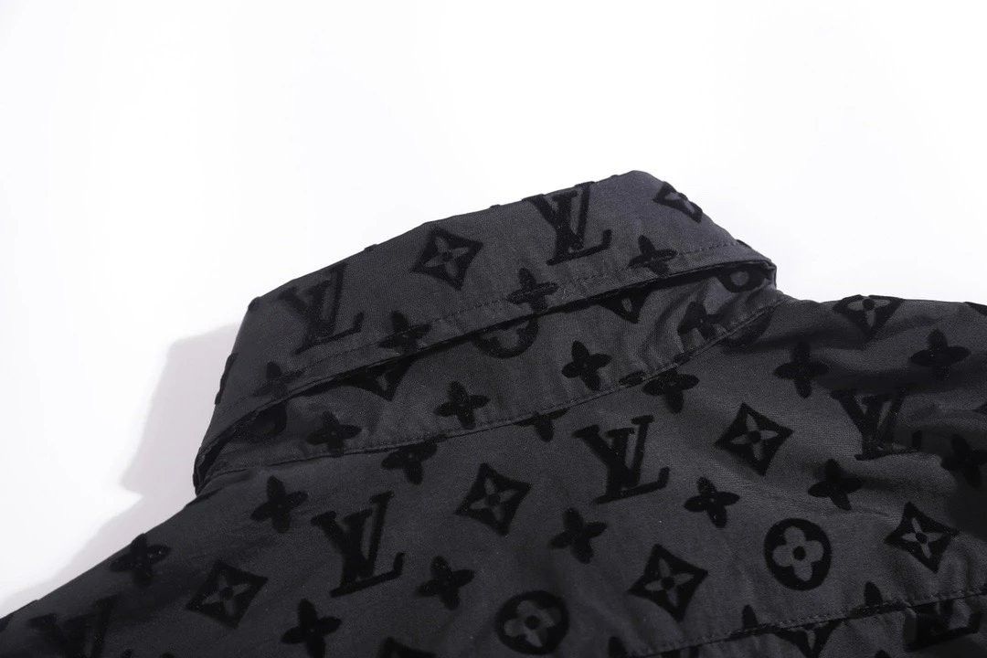 Louis Vuitton FW21 Flocked Monogram Classic Shirt Black, Men's Fashion,  Tops & Sets, Tshirts & Polo Shirts on Carousell