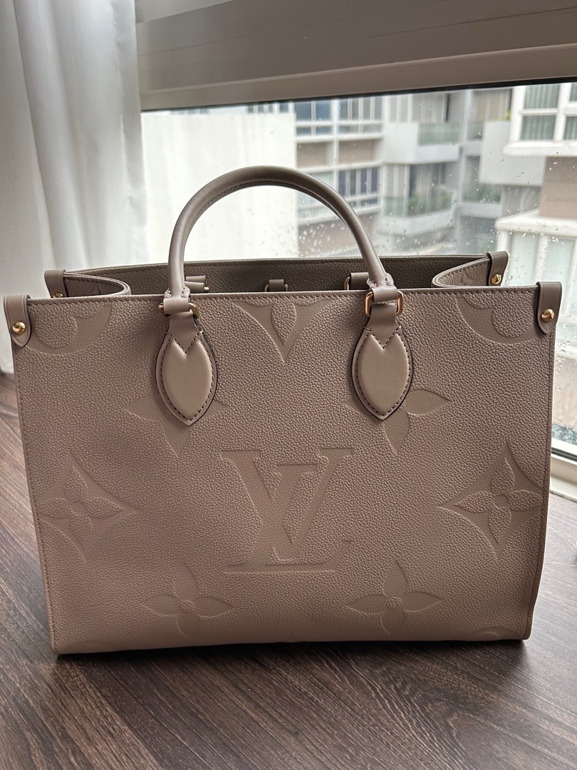 Louis Vuitton On-the-go MM Monogram Grey Jacquard Denim Bag, Luxury, Bags &  Wallets on Carousell