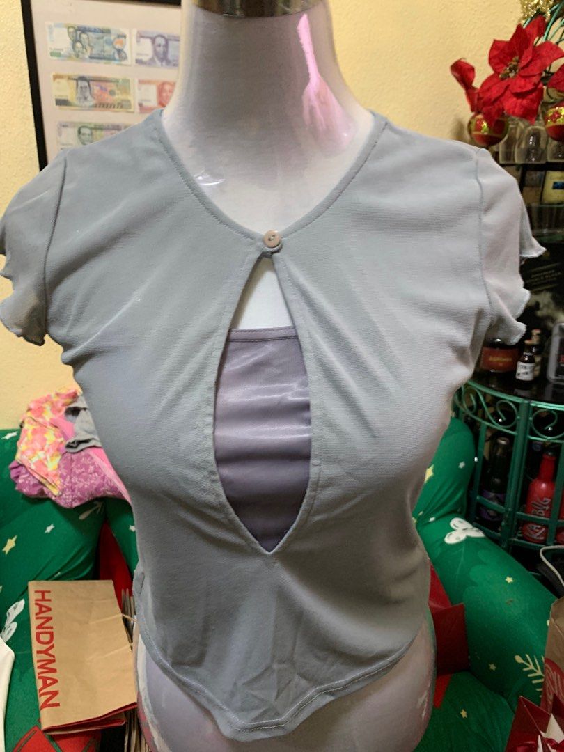 Maldita Blouse (Category: Blouses) located in Pasig City. Submitted by gracious2021 (Listing ID 1211340120, Image 1). Description: Personal Pre❤️ for decluttering Very good condition, no flaws.