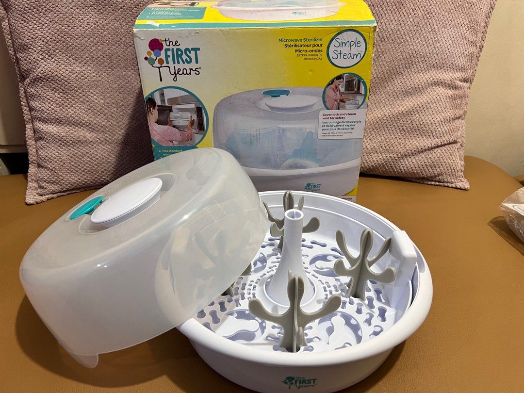 Microwave Sterilizer (Category: Breastfeeding & Bottle Feeding) located in Quezon City. Submitted by aprilising8 (Listing ID 1211320616, Image 3). Description: Microwave Sterilizer Brand: The first years Original Price: $22.99 or 1,200 pesos Never used with box. ‼️SALE PRICE for only 650 pesos‼️ Location: Vito Cruz, Manila or Commonwealth, QC.
