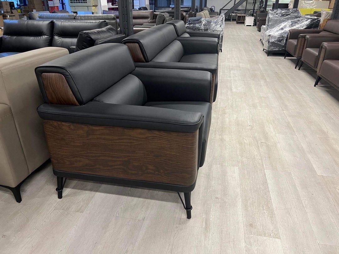 Minimalist Black Leather Sofa With Wood Accent (Category: Sofas) located in Cavite. Submitted by sentoot15 (Listing ID 1211309177, Image 2). Description: Brandnew Onhand Good quality Can do COD.