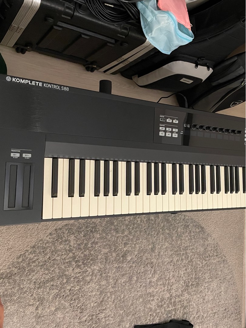 Native Instruments Komplete Kontrol S88 MK1 MIDI Controller , Hobbies