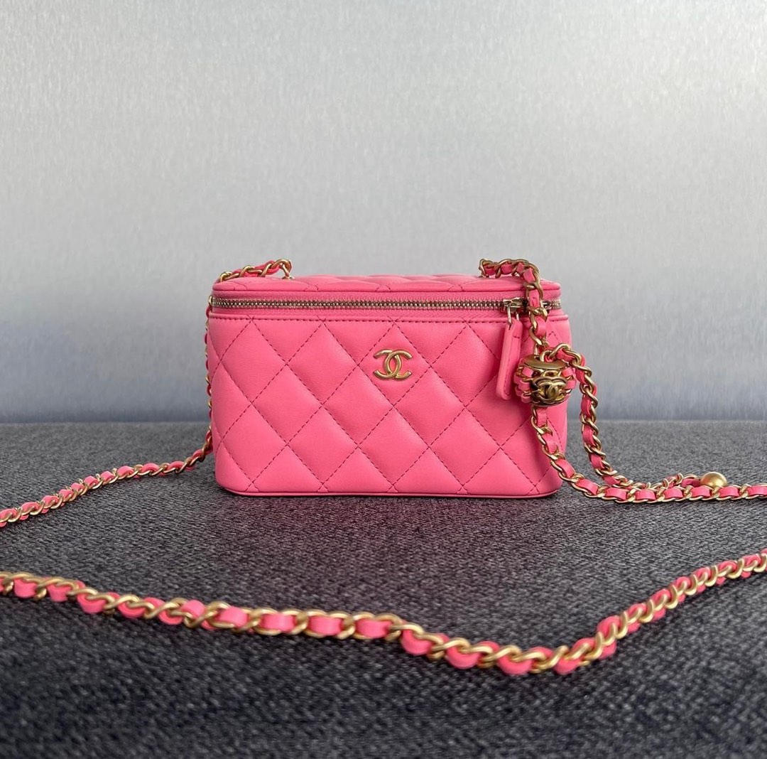 CHANEL 22S Pink Lamb Skin Rectangular Pearl Crush Vanity Gold Hardware –  AYAINLOVE CURATED LUXURIES