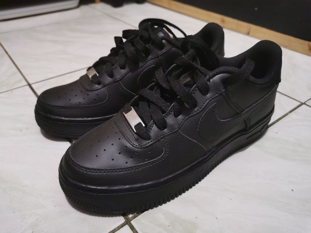 triple black nike air force 1