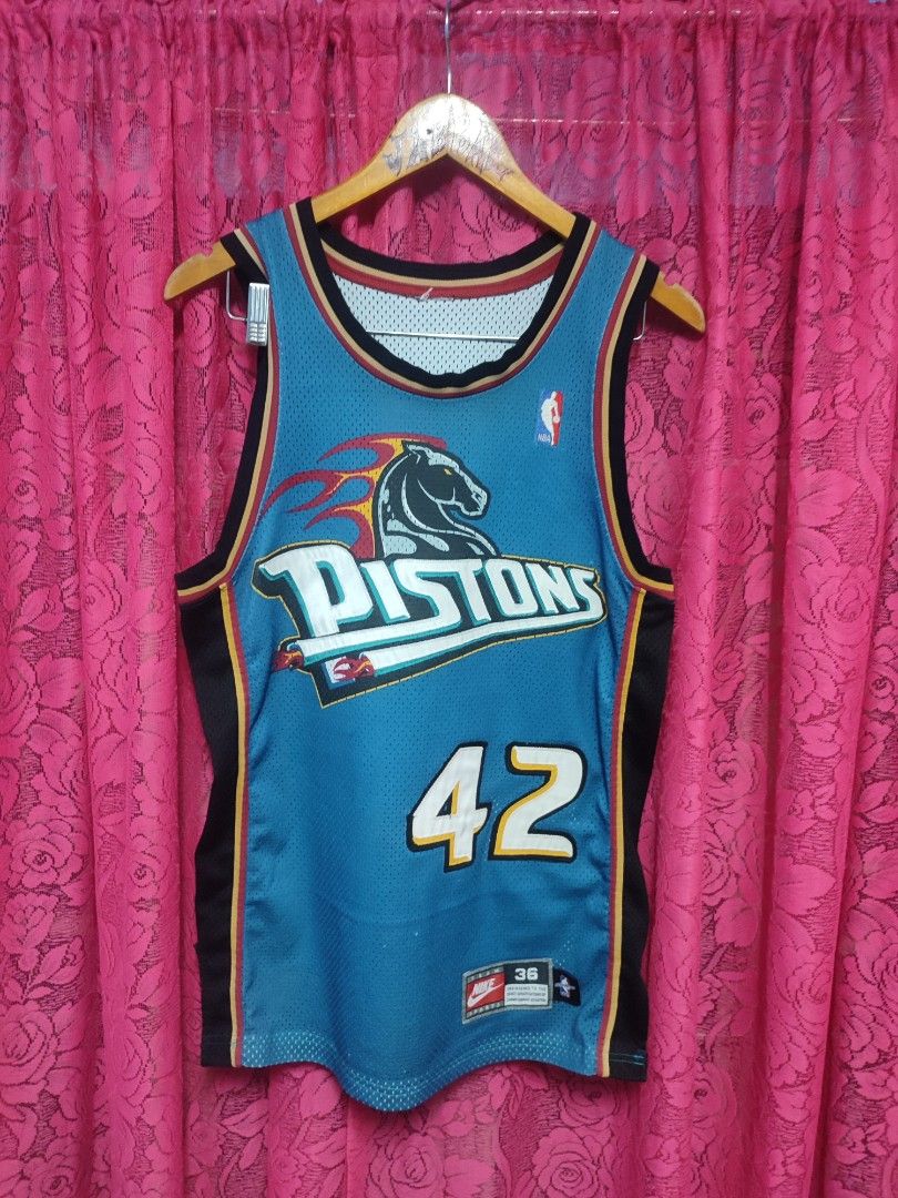 nike authentic jersey piston, Men's Fashion, Activewear on Carousell