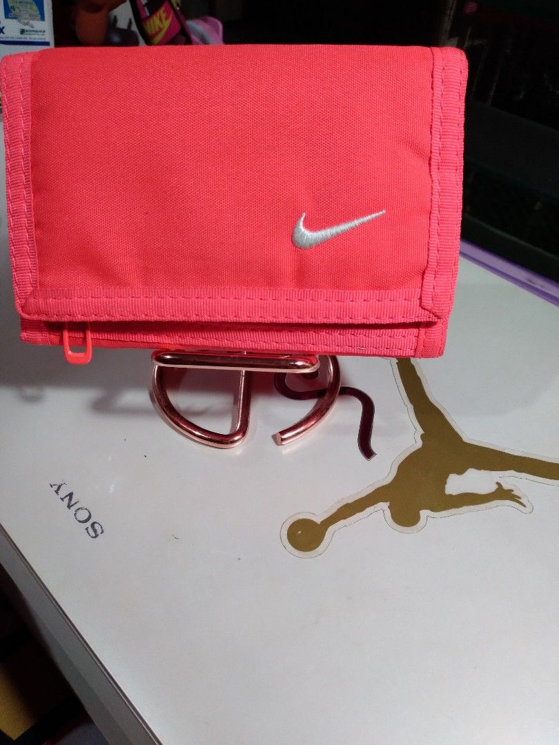 NIKE BASIC TRIFOLD WALLET, Men's Fashion, Watches & Accessories