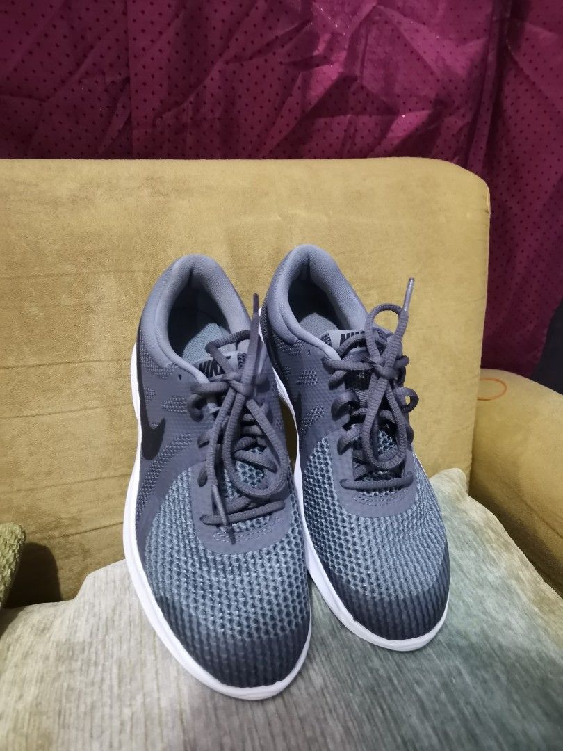 Nike revolution 4 sale hotsell