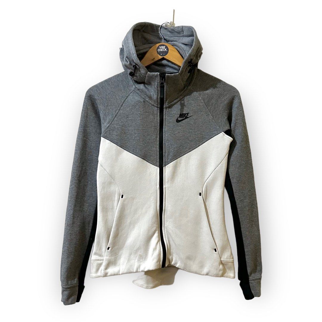 Two tone hot sale nike hoodie