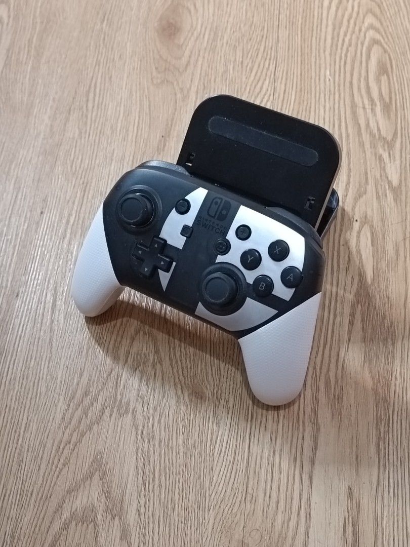 Nintendo Switch pro controller super smash bros edition, Video Gaming