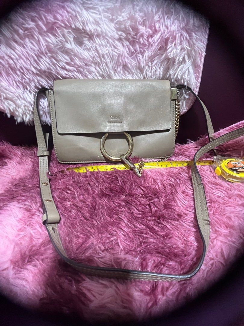 Orig Chloe Faye (Category: Luxury Bags & Wallets) located in Cavite. Submitted by jnizadion12345 (Listing ID 1211224943, Image 1). Description: Mga mamshie, luxury po ito ano po. Paki zoom in zoom out po para sa signs of usage. Un hardware not sure kun tarnish dahil knowing chloe, iba iba talaga ang kulay ng hardwares nya. Wala pong mababa sa 20k ang presyo neto s marketplace. Intact sticker pa po. Kayo na po bahala magpa spa. Pero pwede din wag 