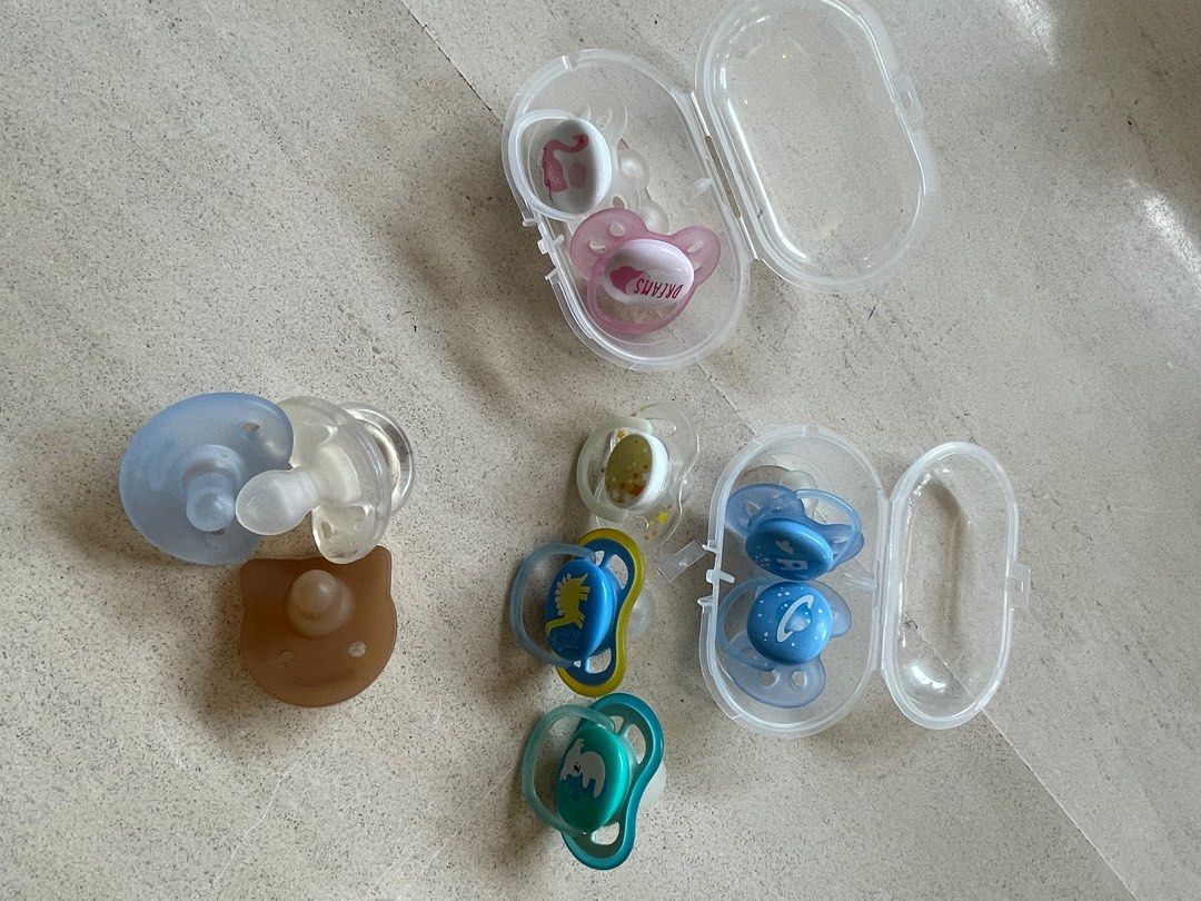 5 Pacifiers Pacifiers and teets, Babies & Kids, Nursing & Feeding, Soothers ...