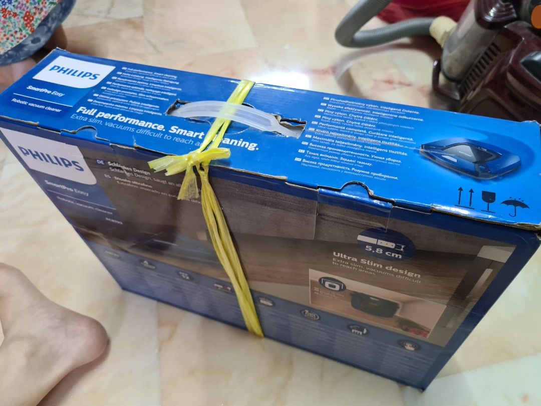 Philips Robotic Vacuum FC8792, TV & Home Appliances, Vacuum Cleaner