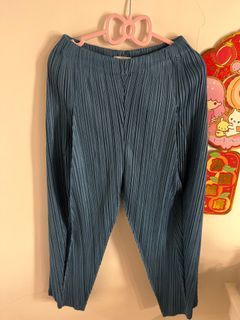 Pleats Please