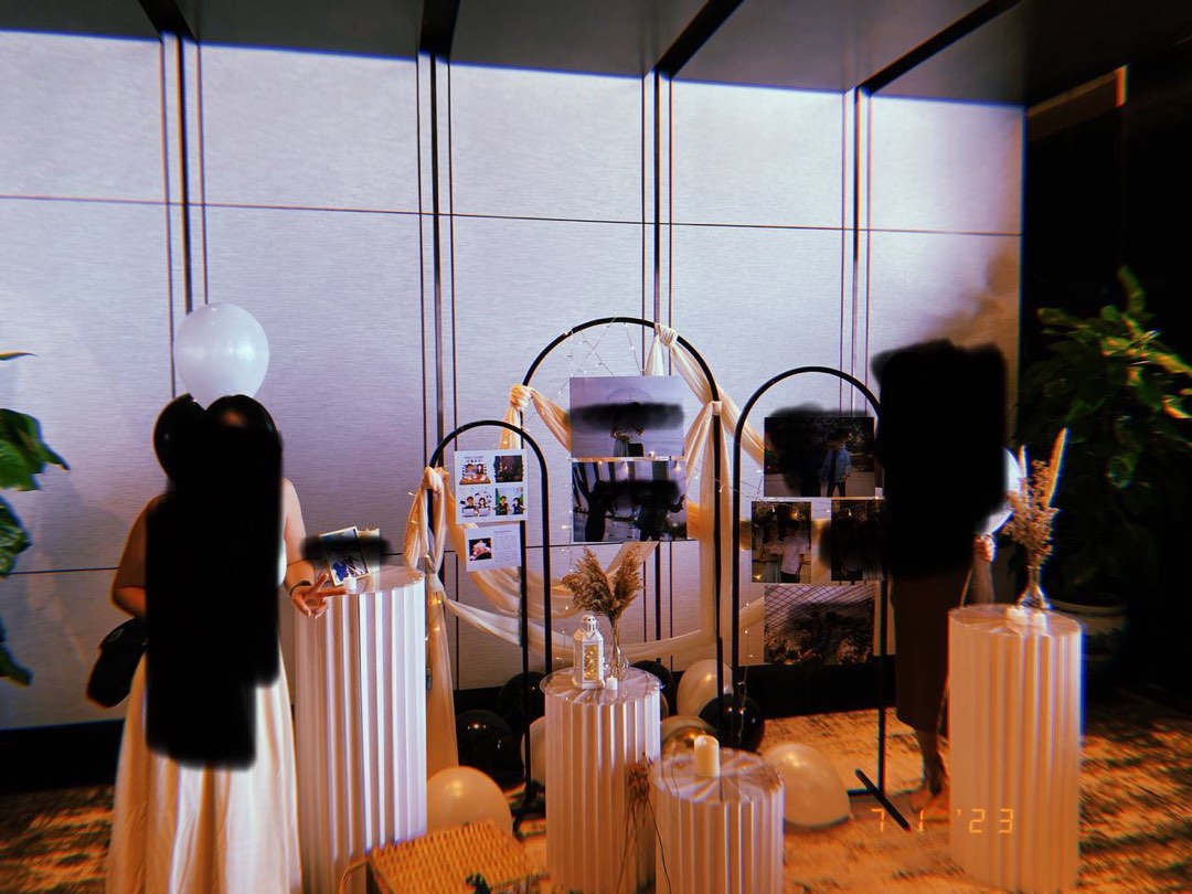 [RENT] |Photo Gallery Wedding Display Arch | ROM | Wedding Decoration