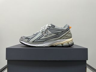 （分類：）位於 。 由 NewSneakers 提交（商品編號 1211289788，圖片 1）。簡介： 。