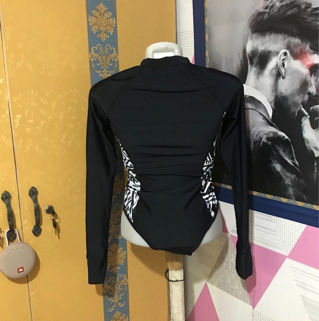 Shein Padded One Piece Rashguard, Women's Fashion, Swimwear, Rash guard