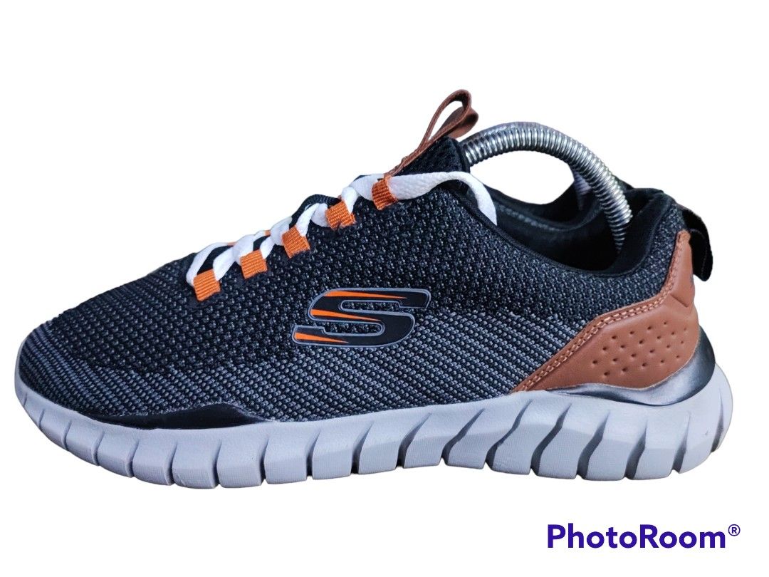 Skechers store overhaul landhedge