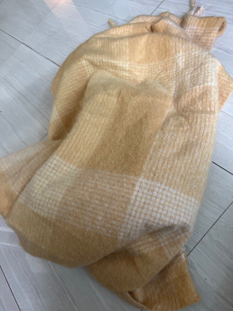 Spotlight Koo Evette Yellow Throw, Furniture & Home Living, Home Decor