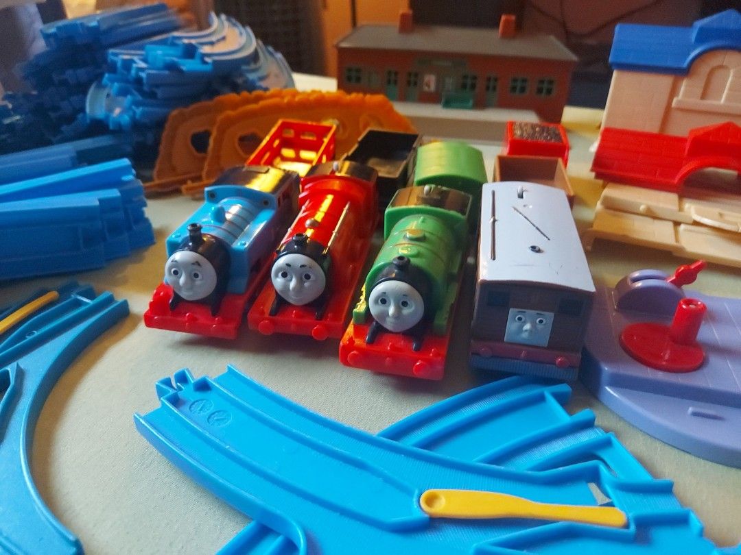smyths thomas train track