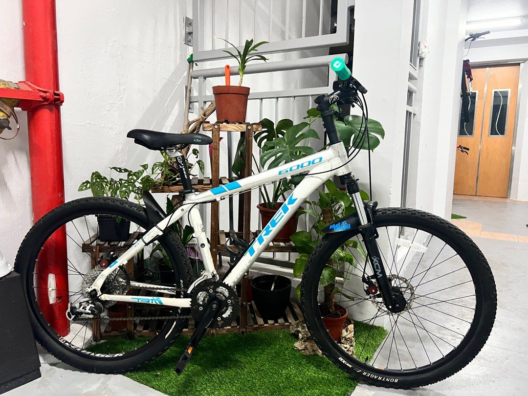 Trek best sale slr 6000
