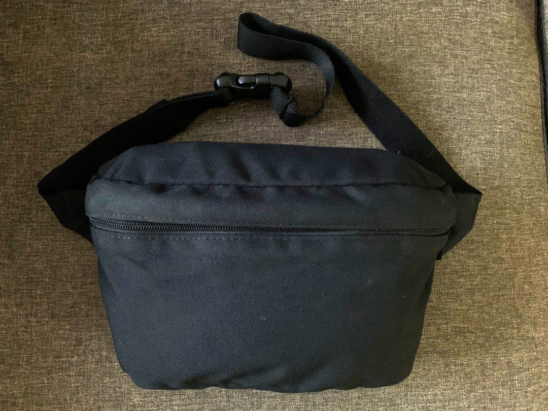 Uniqlo Pouch Bag, Men's Fashion, Bags, Belt bags, Clutches and Pouches