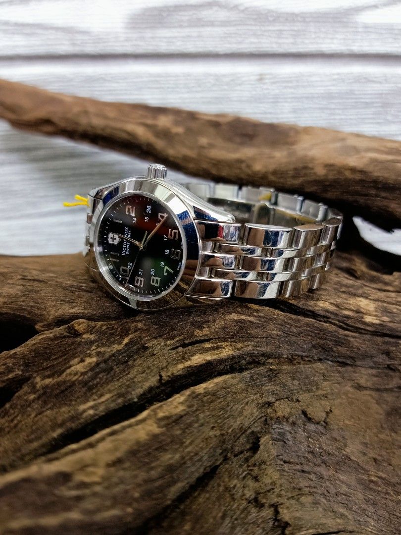 Victorinox Swiss Army Alliance Ladies Watch Model 25661 Style