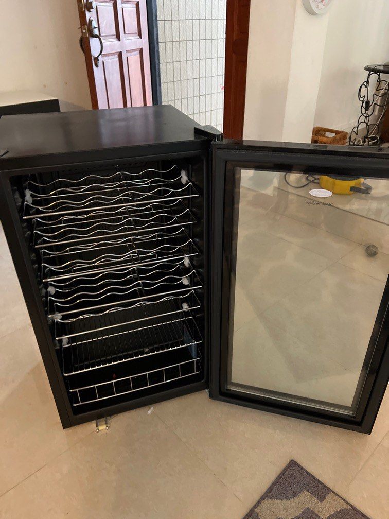 Wine Chiller NOT WORKING, TV & Home Appliances, Other Home Appliances