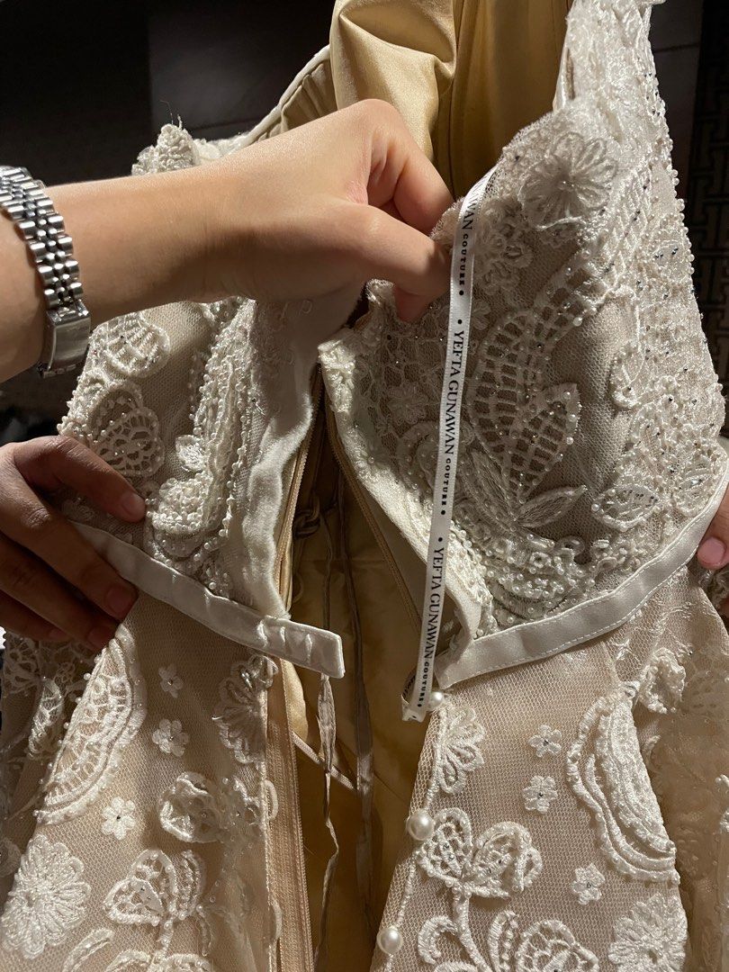 Yefta Gunawan Wedding Dress