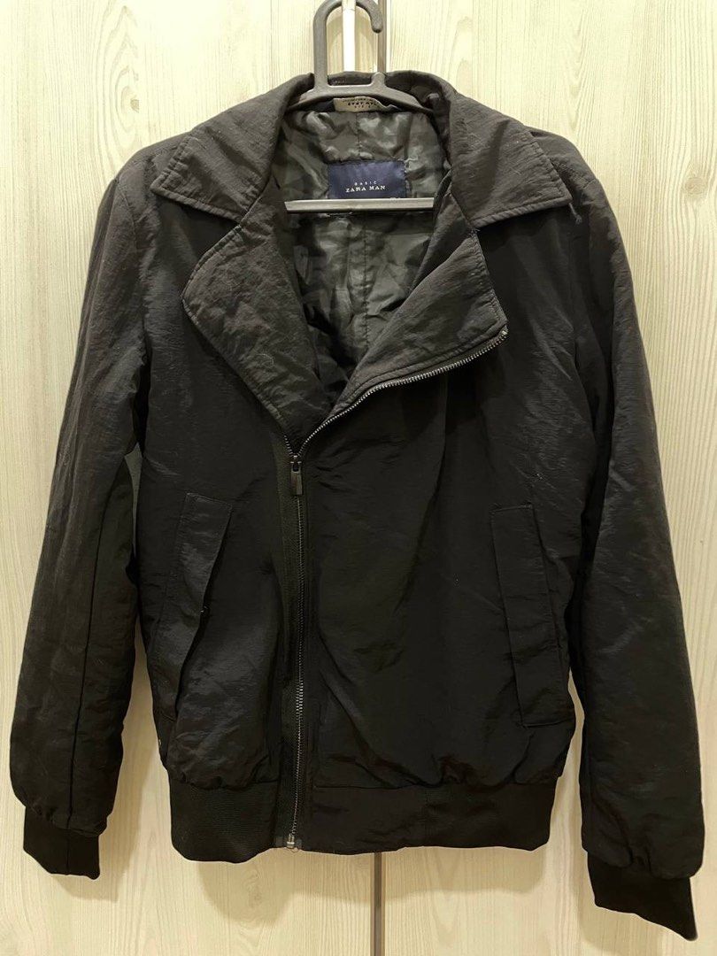 Zara Basic Bomber Jacket (Category: Coats, Jackets and Outerwear) located in Kuala Lumpur. Submitted by sillyco (Listing ID 1211286415, Image 1). Description: Selling my beloved Zara Bomber Biker Jacket. Still in great condition .